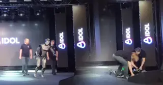 আত্মপ্রকাশের মুহূর্তেই মুখ থুবড়ে পড়ল রাশিয়ার ‘এআই ডল’